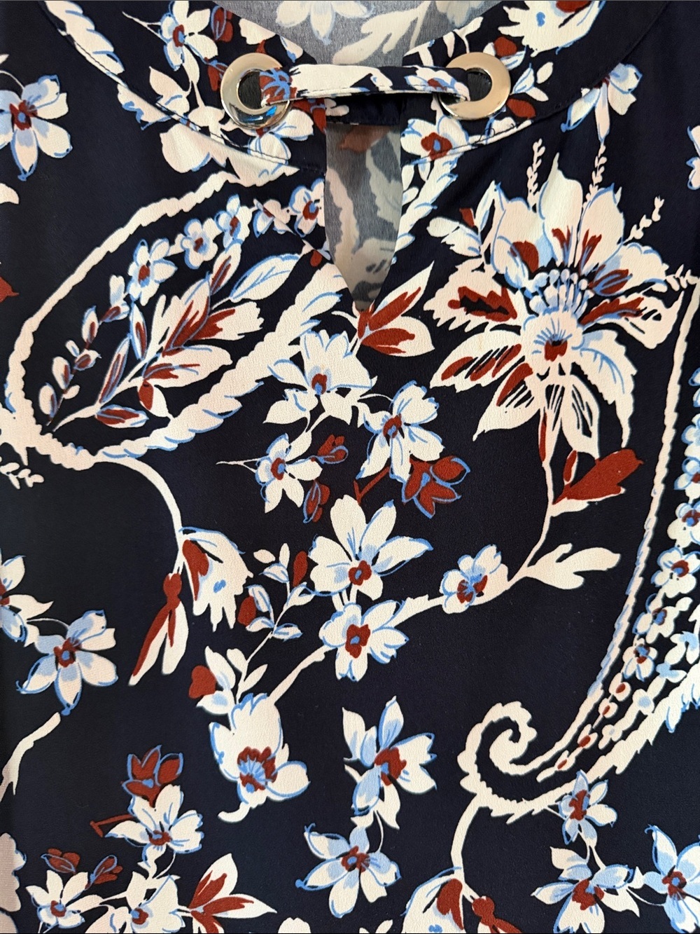 Tommy Hilfiger Navy Floral Sleeveless Keyhole Tank - Picture 2 of 3